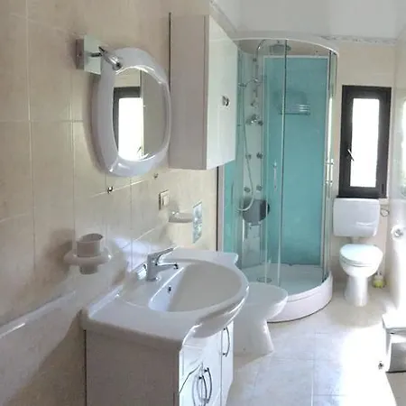 Araxi Villa San Pietro